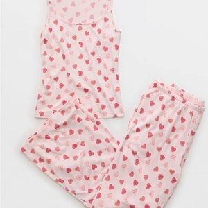 AE American Eagle, plush valentine’s Day pajama set w/ crew socks- MED